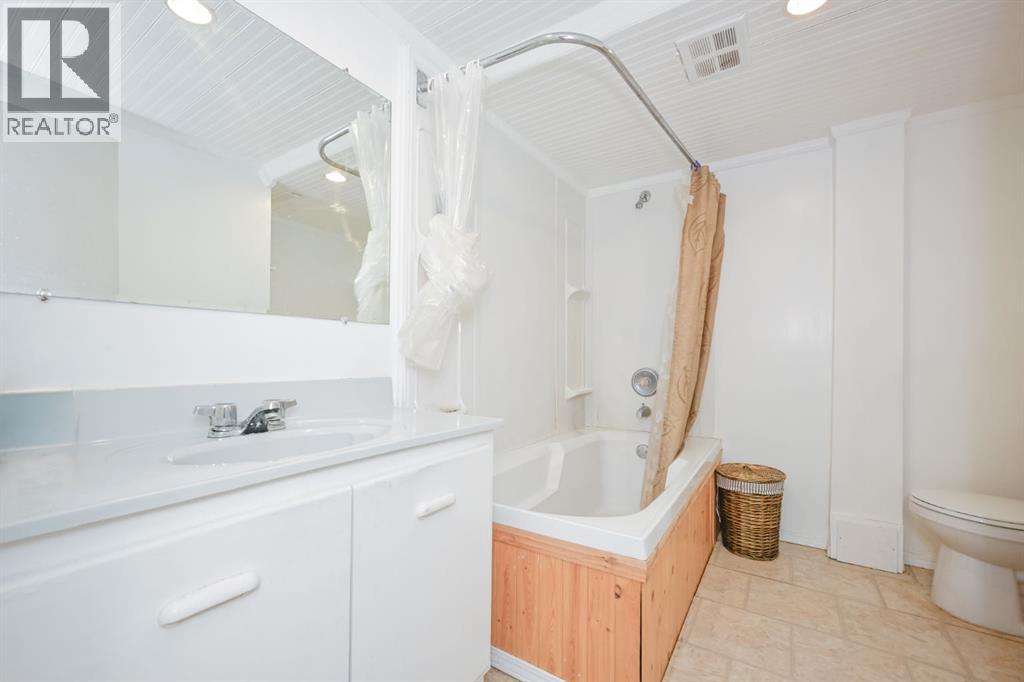 9918 70 Avenue - 20