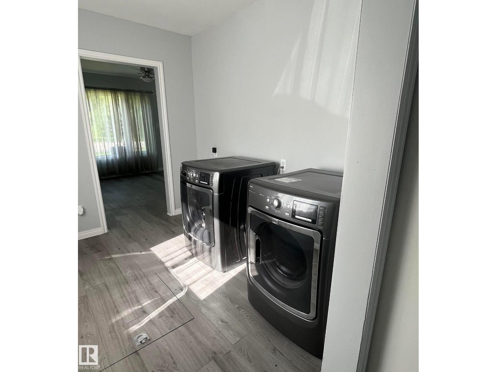 5212 51 Ave - Image 11