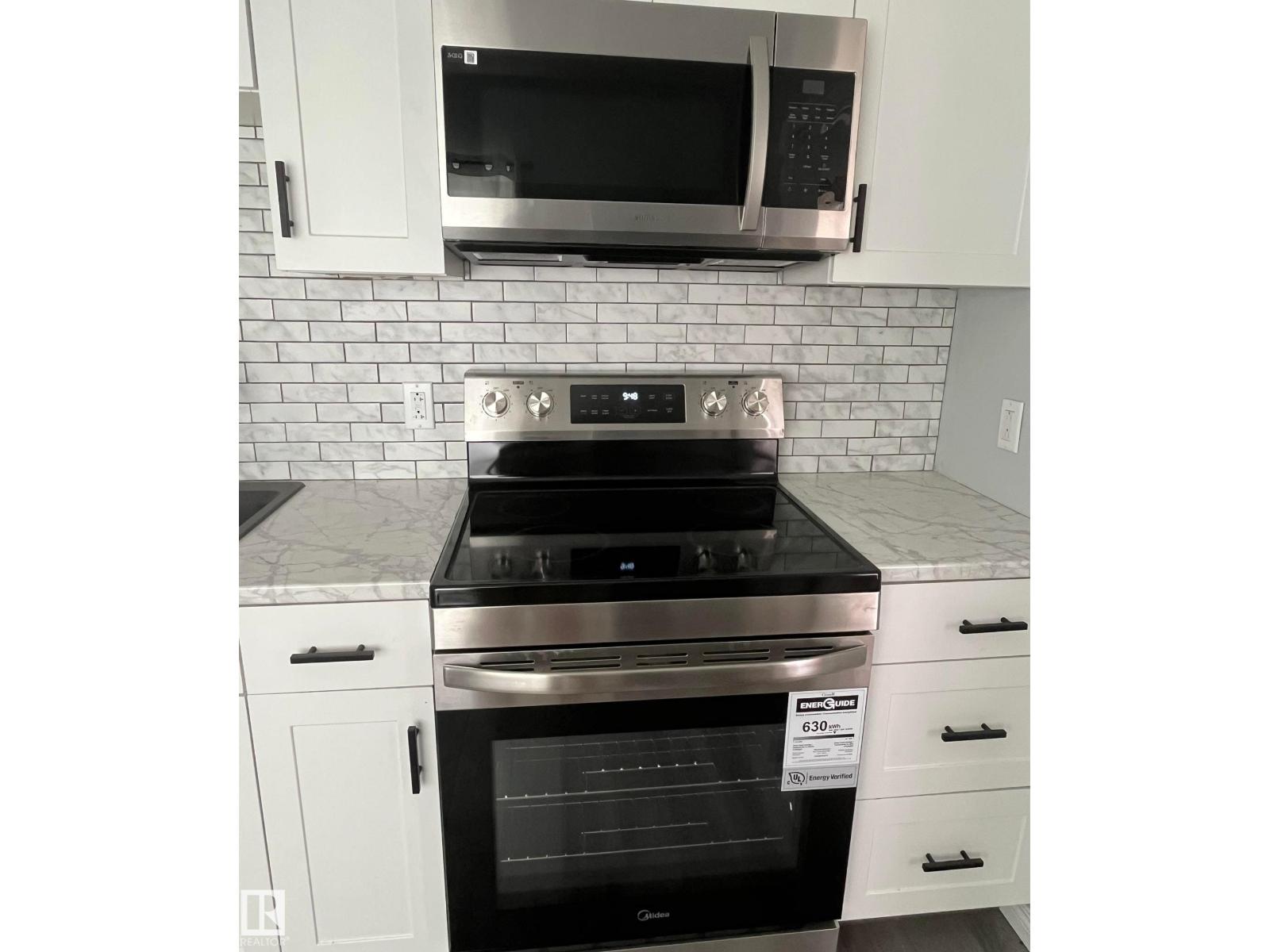 5212 51 Ave - 6
