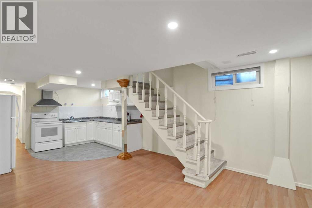 10315 8 Street SW - 34