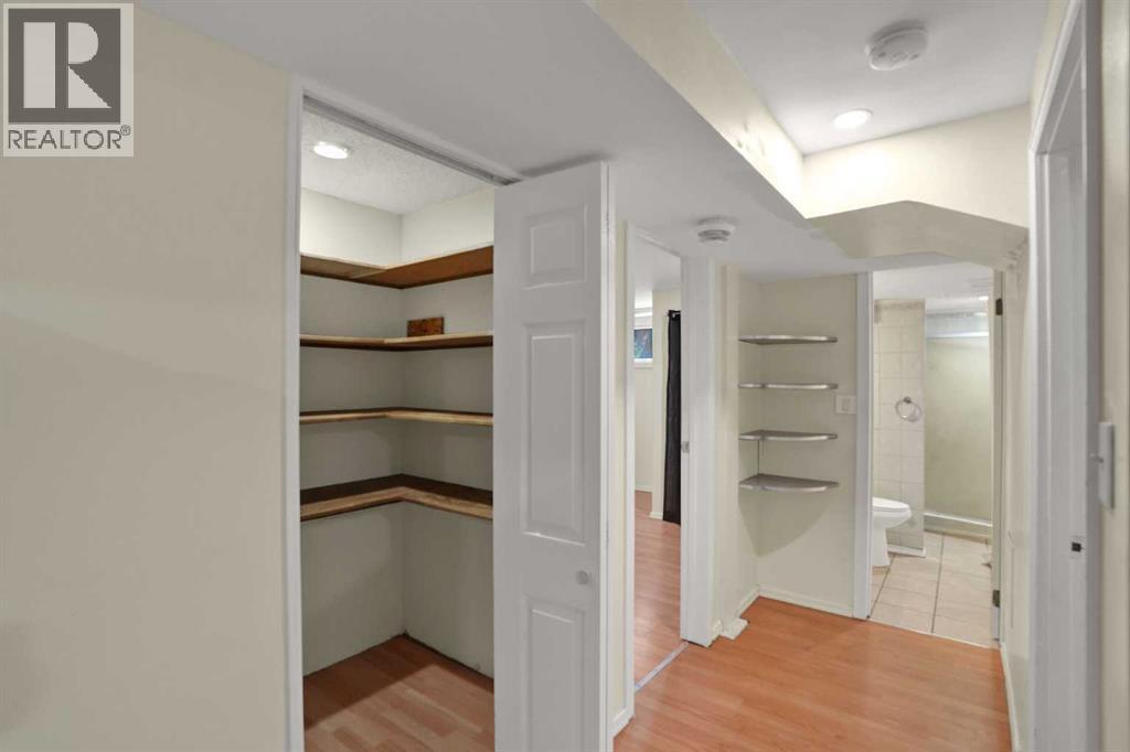 10315 8 Street SW - 22