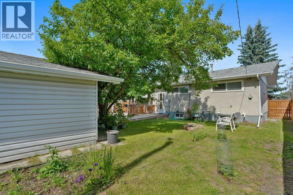 10315 8 Street SW - 45