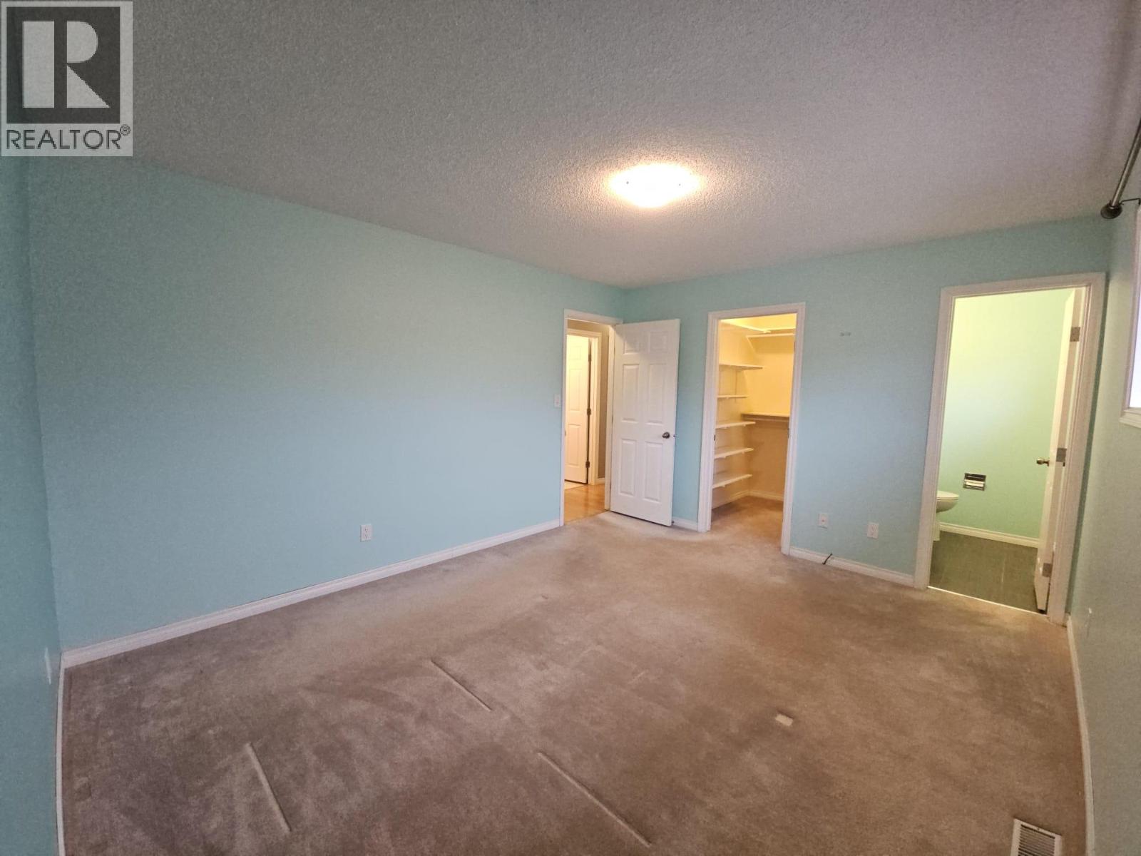 4013 52 Avenue NE - 18