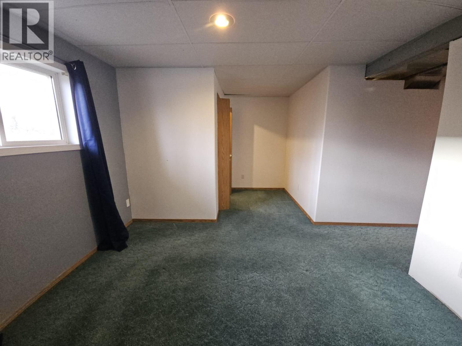 4013 52 Avenue NE - 52