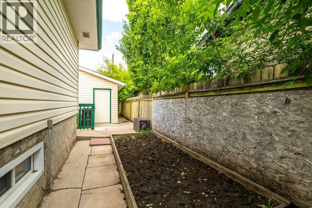39 Maryvale Crescent NE - Image 31