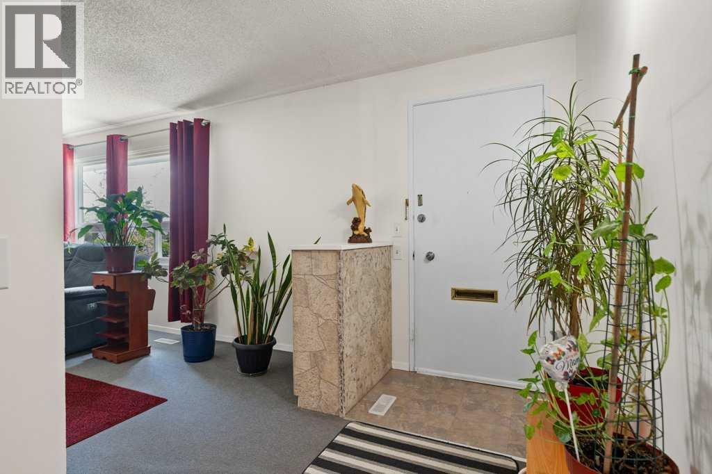 39 Maryvale Crescent NE - 2