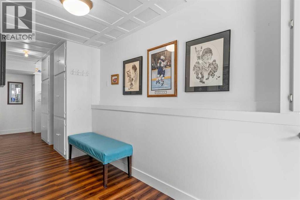 317 McLeod Crescent - 27