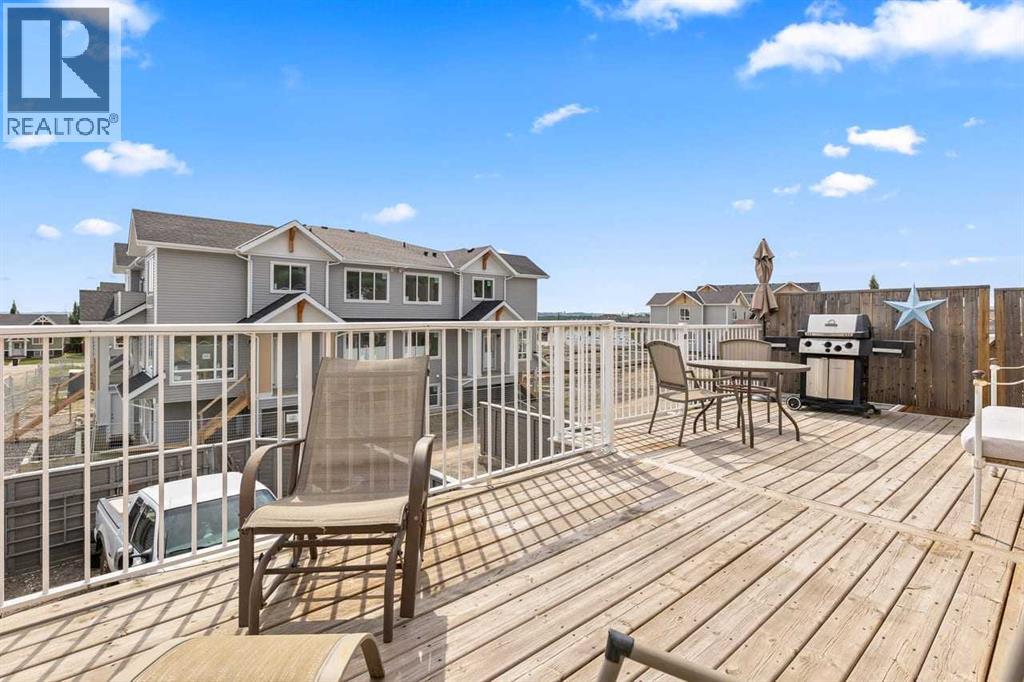 317 McLeod Crescent - 40