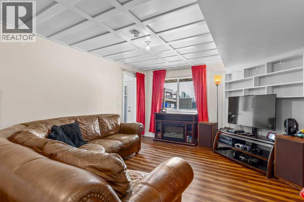 317 McLeod Crescent - 28
