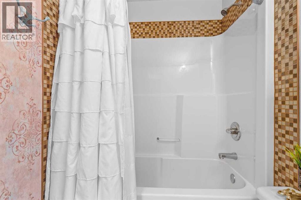 317 McLeod Crescent - 22
