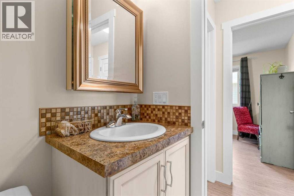 317 McLeod Crescent - 23
