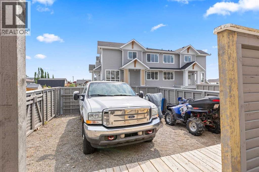 317 McLeod Crescent - 45