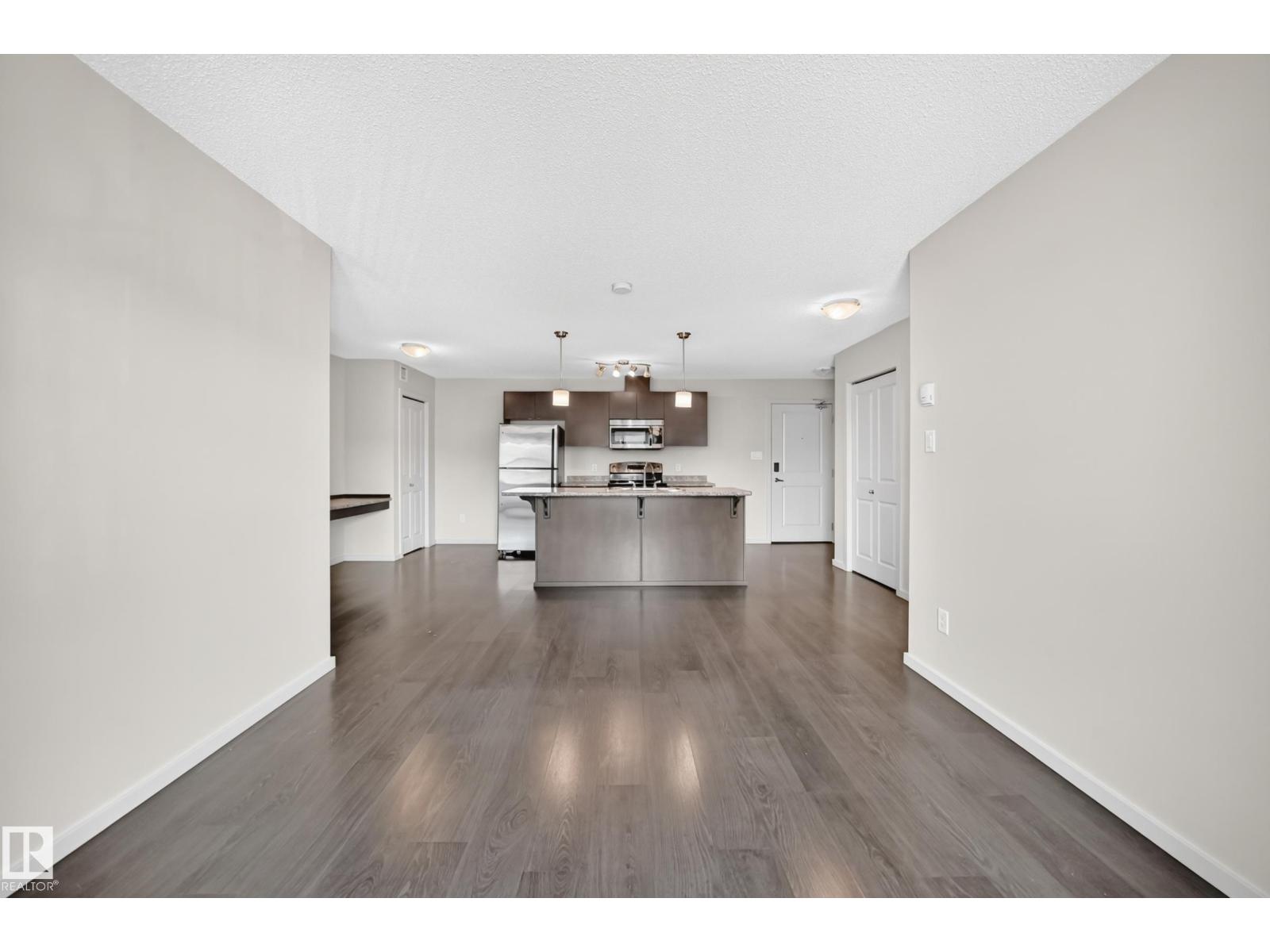 #408 508 Albany WY NW NW - 18