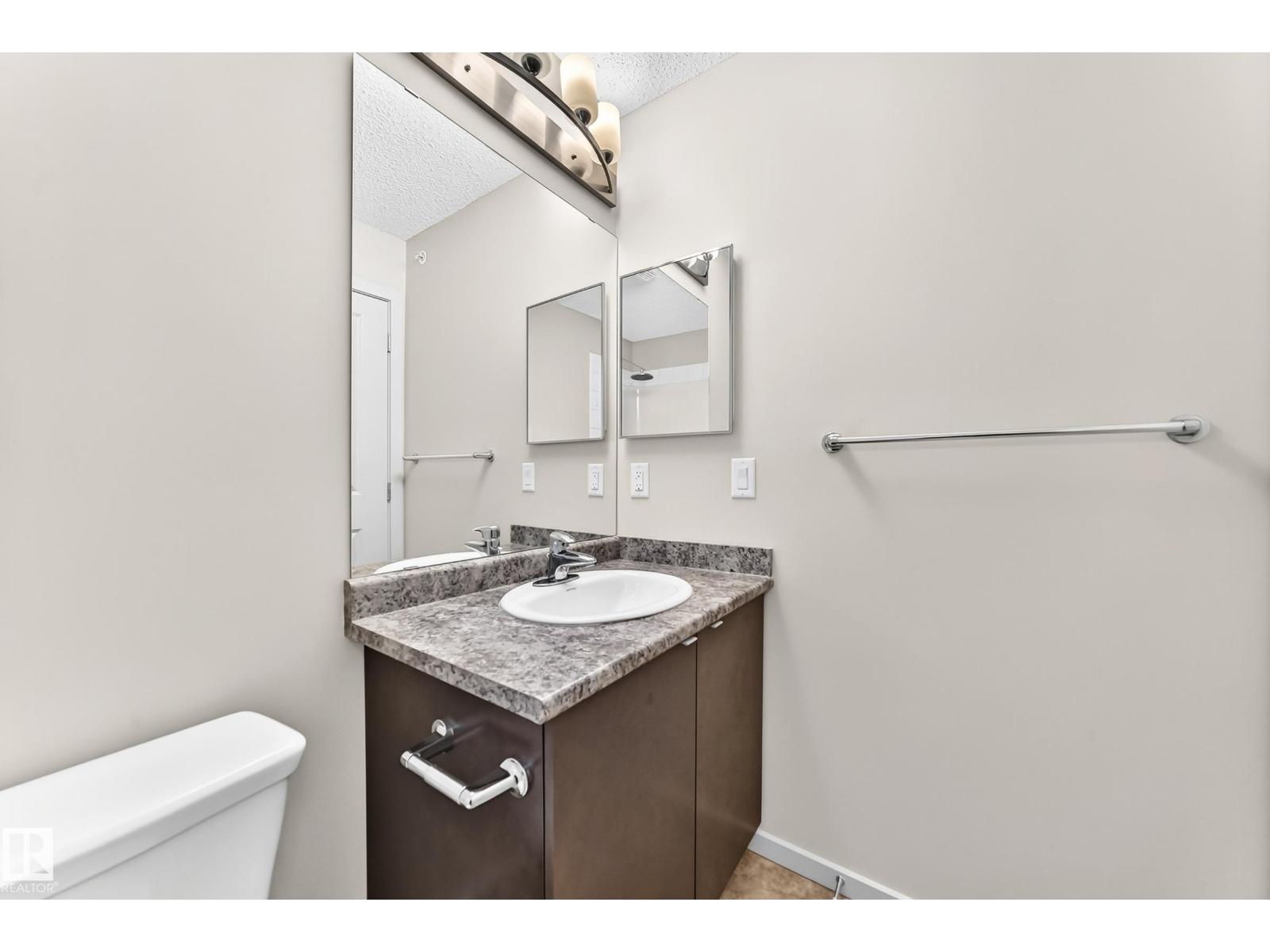 #408 508 Albany WY NW NW - 29