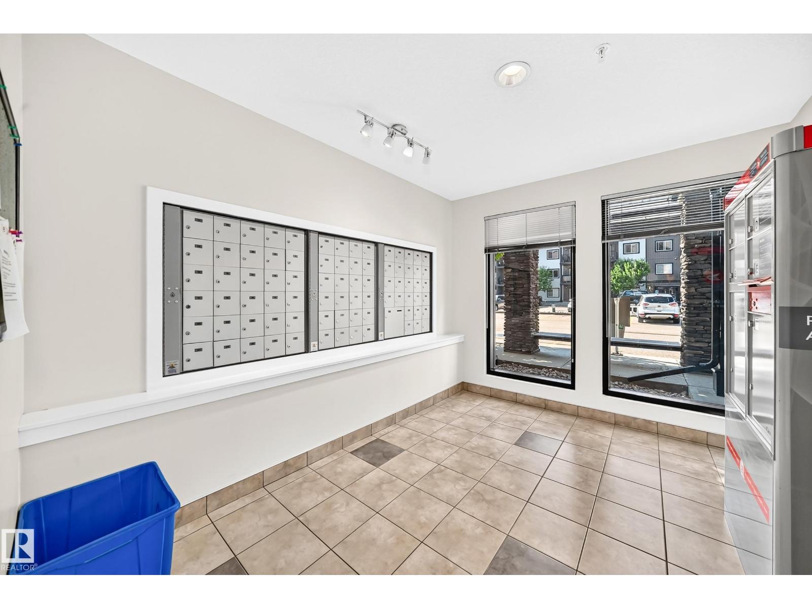 #408 508 Albany WY NW NW - 34