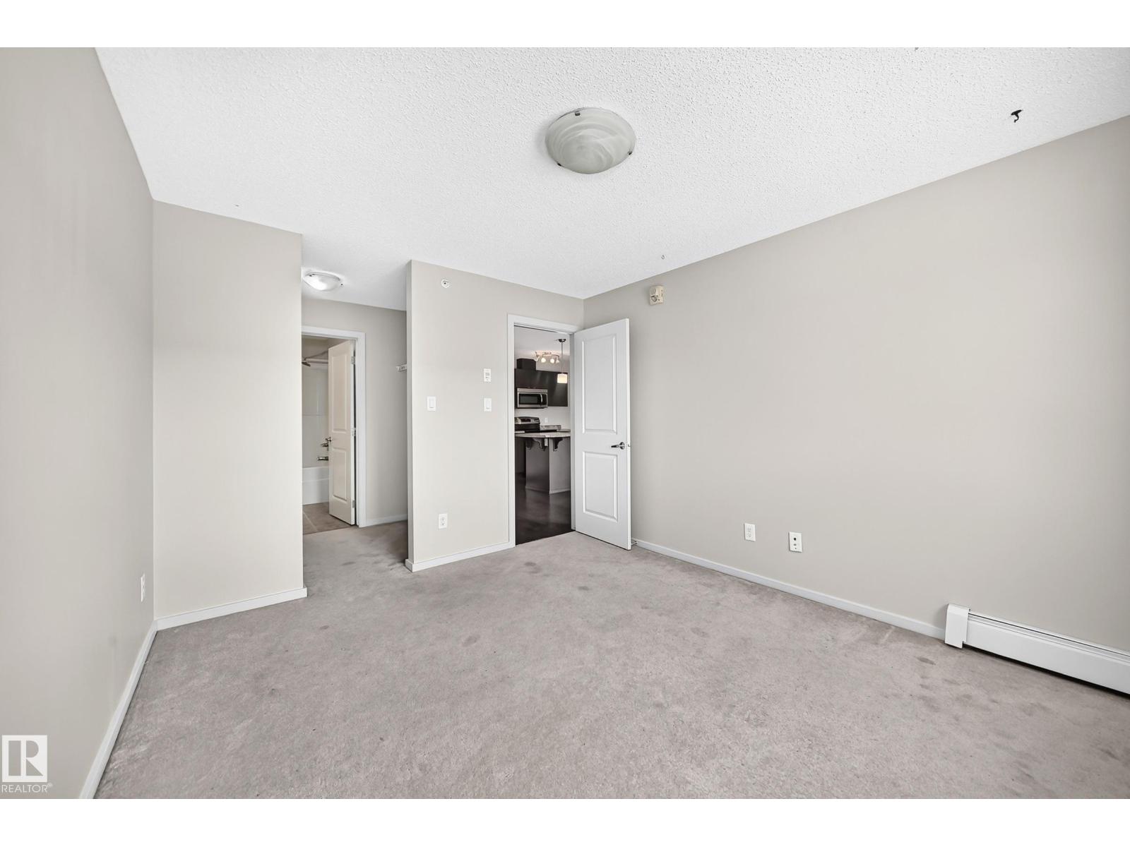 #408 508 Albany WY NW NW - 45
