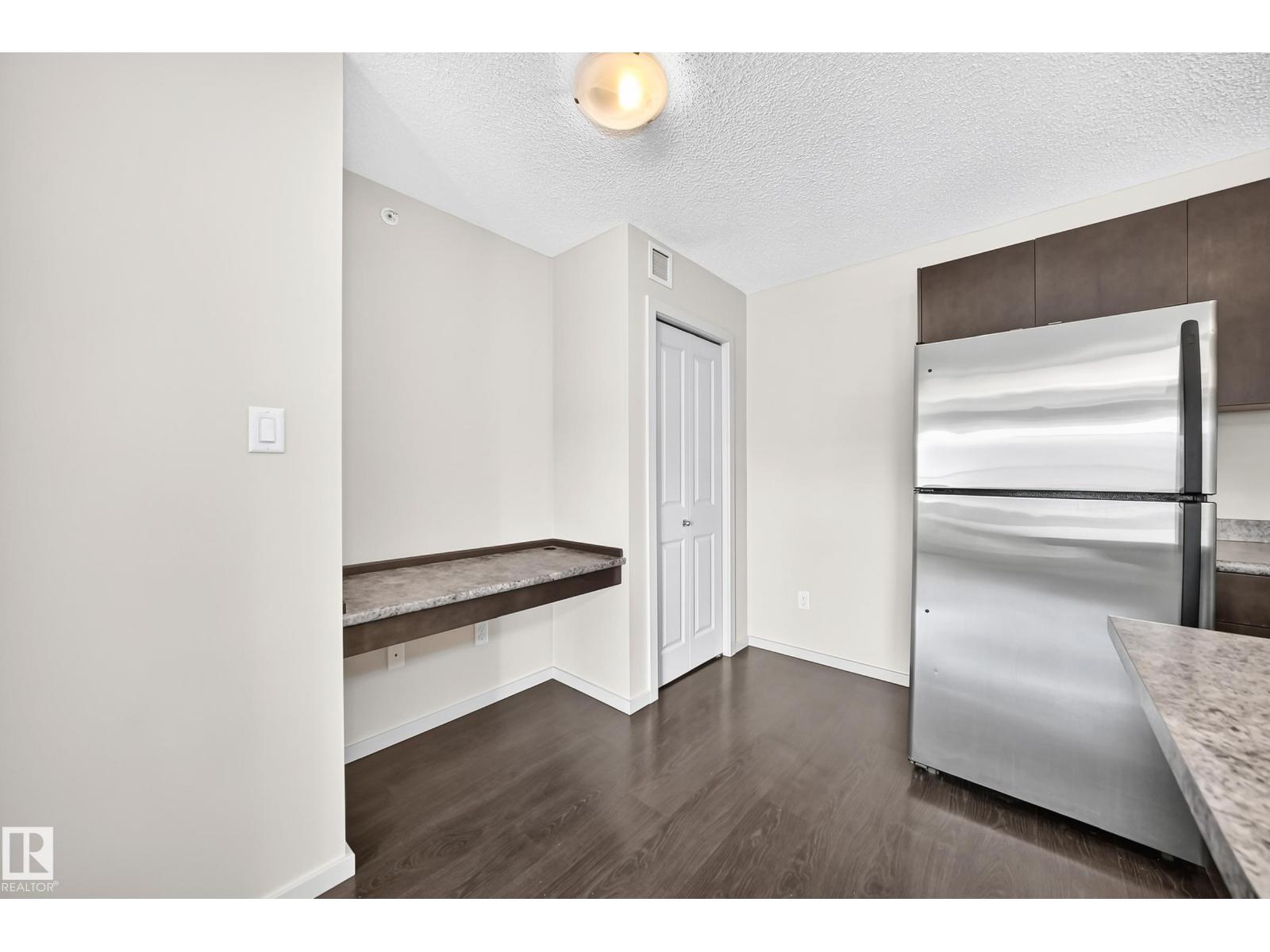 #408 508 Albany WY NW NW - 48