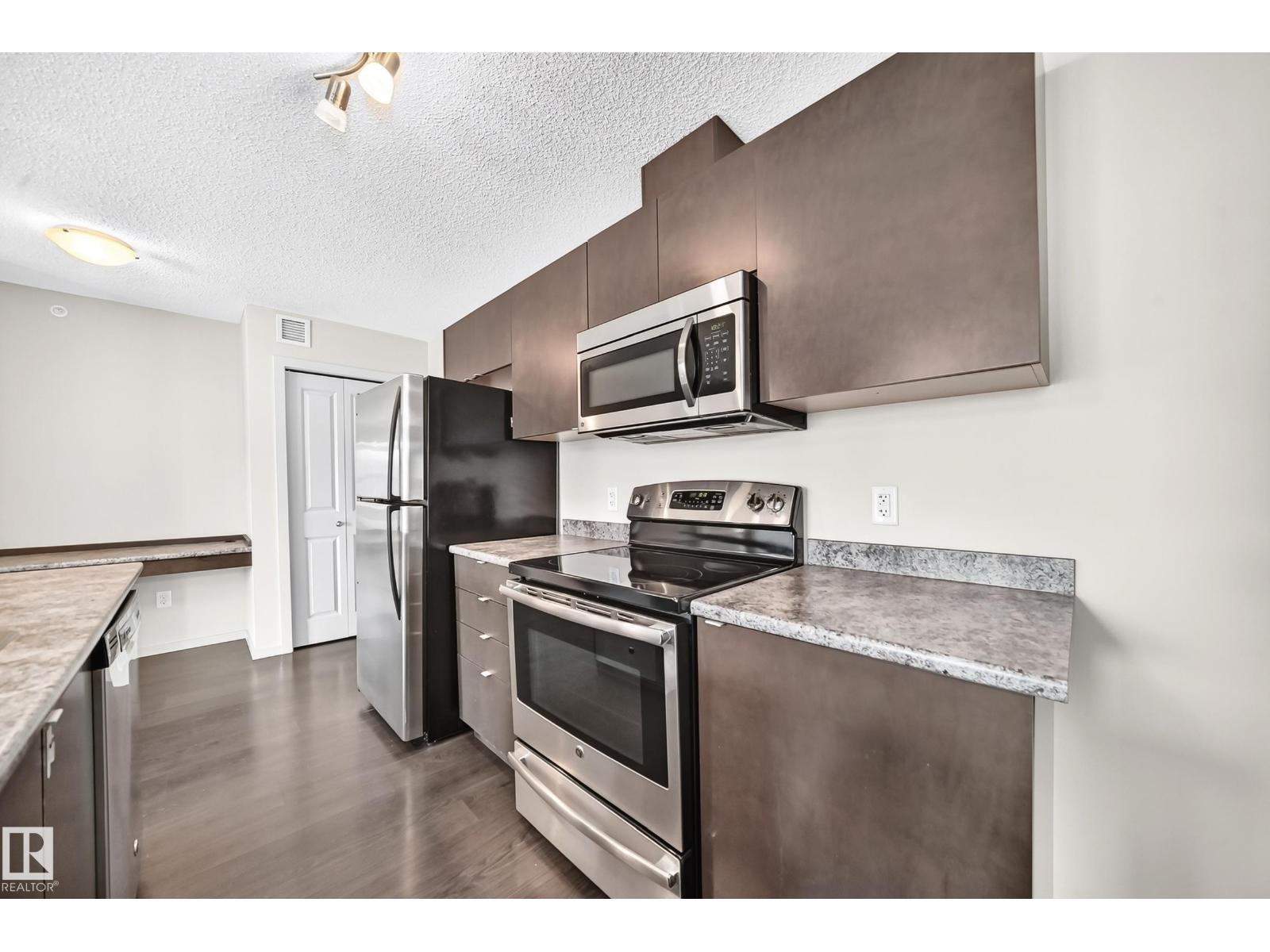#408 508 Albany WY NW NW - 9