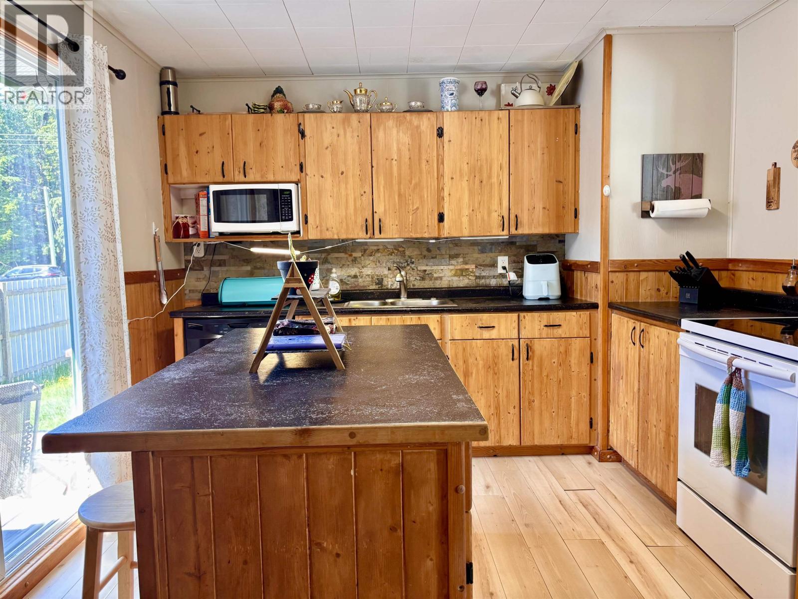 75 FINCH STREET - 5