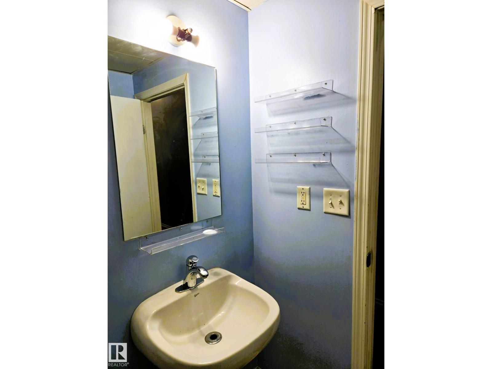 #607 10024 Jasper AV NW NW - Image 13