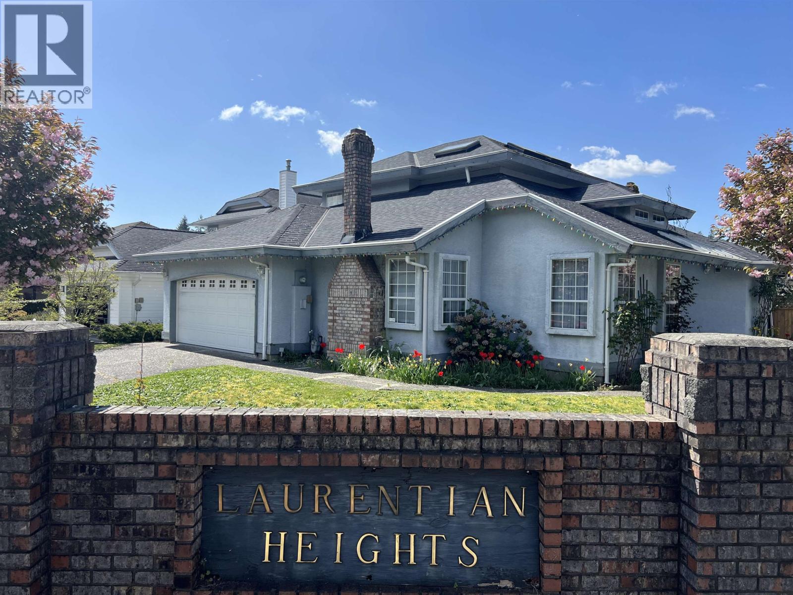 1888 WALNUT CRESCENT — photo 4