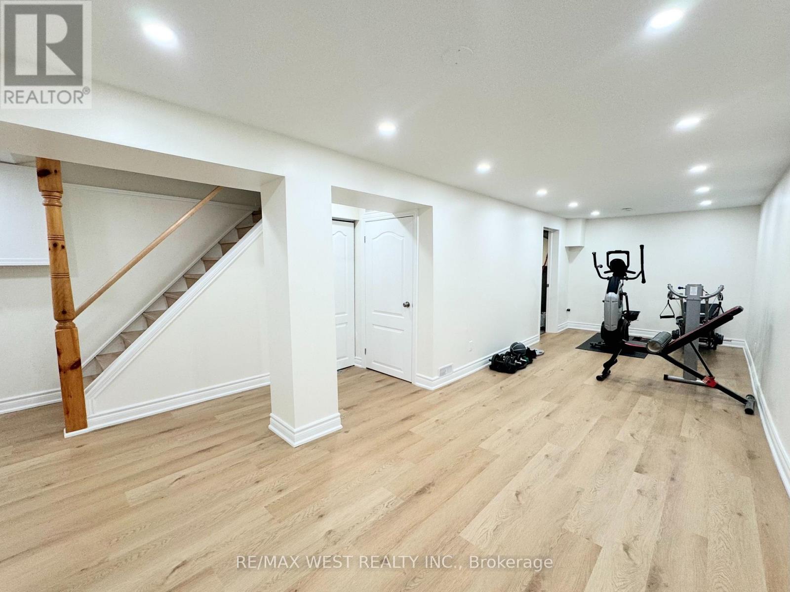 40 MAPLEHURST SQUARE - Image 32