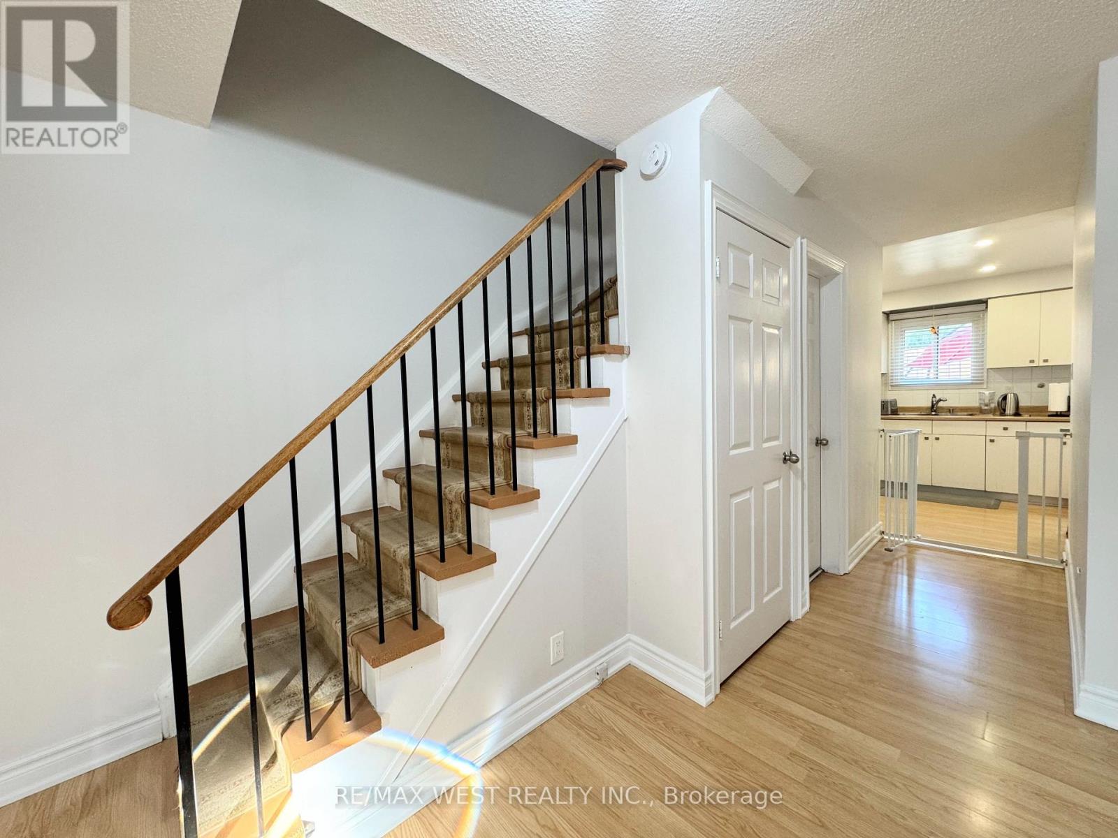 40 MAPLEHURST SQUARE - Image 7