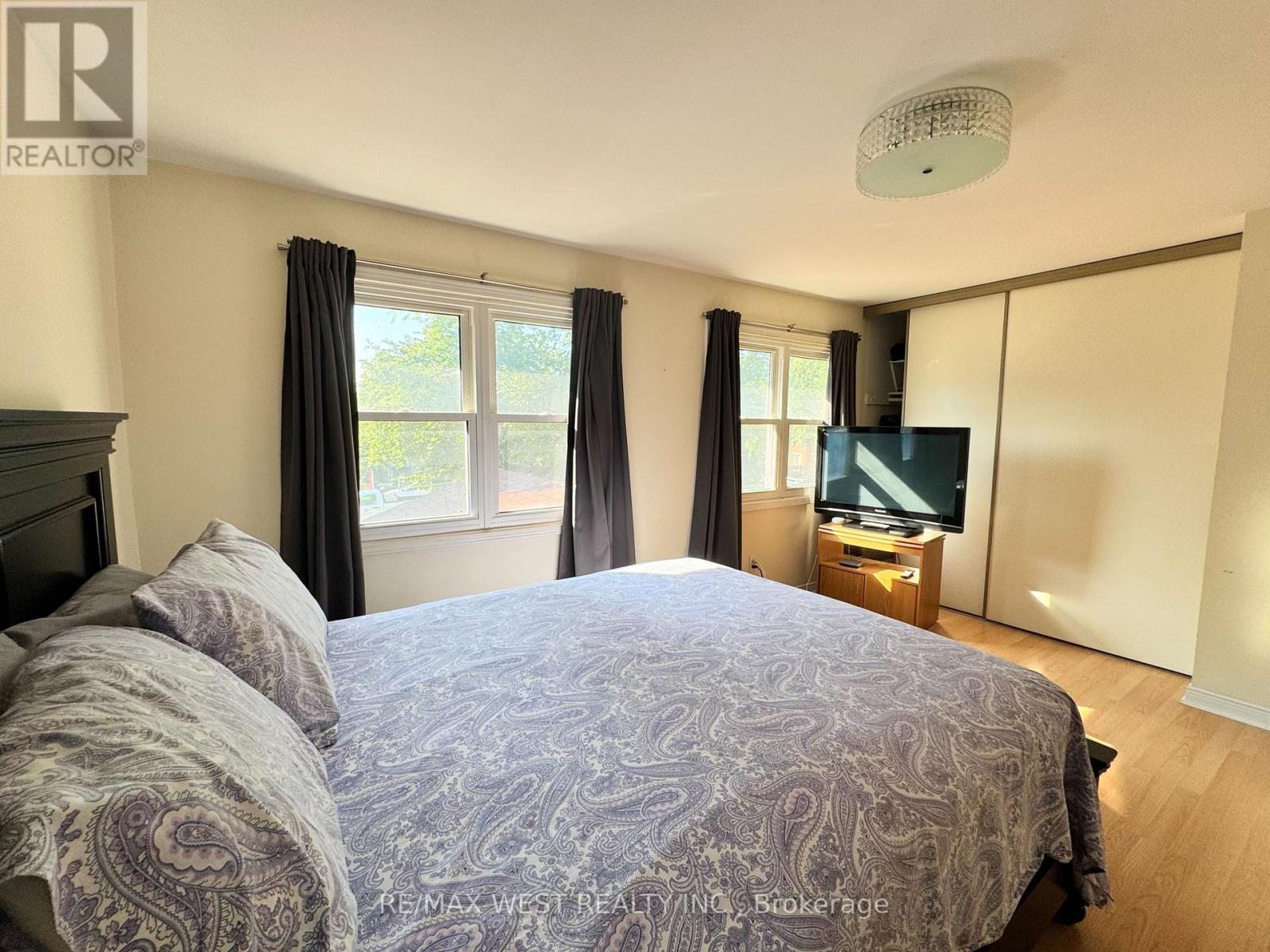 40 MAPLEHURST SQUARE - 21