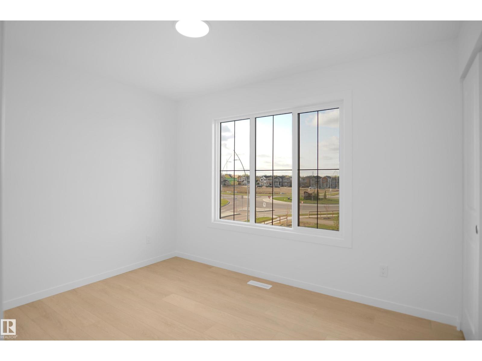 #71 17319 5 ST NE - 18