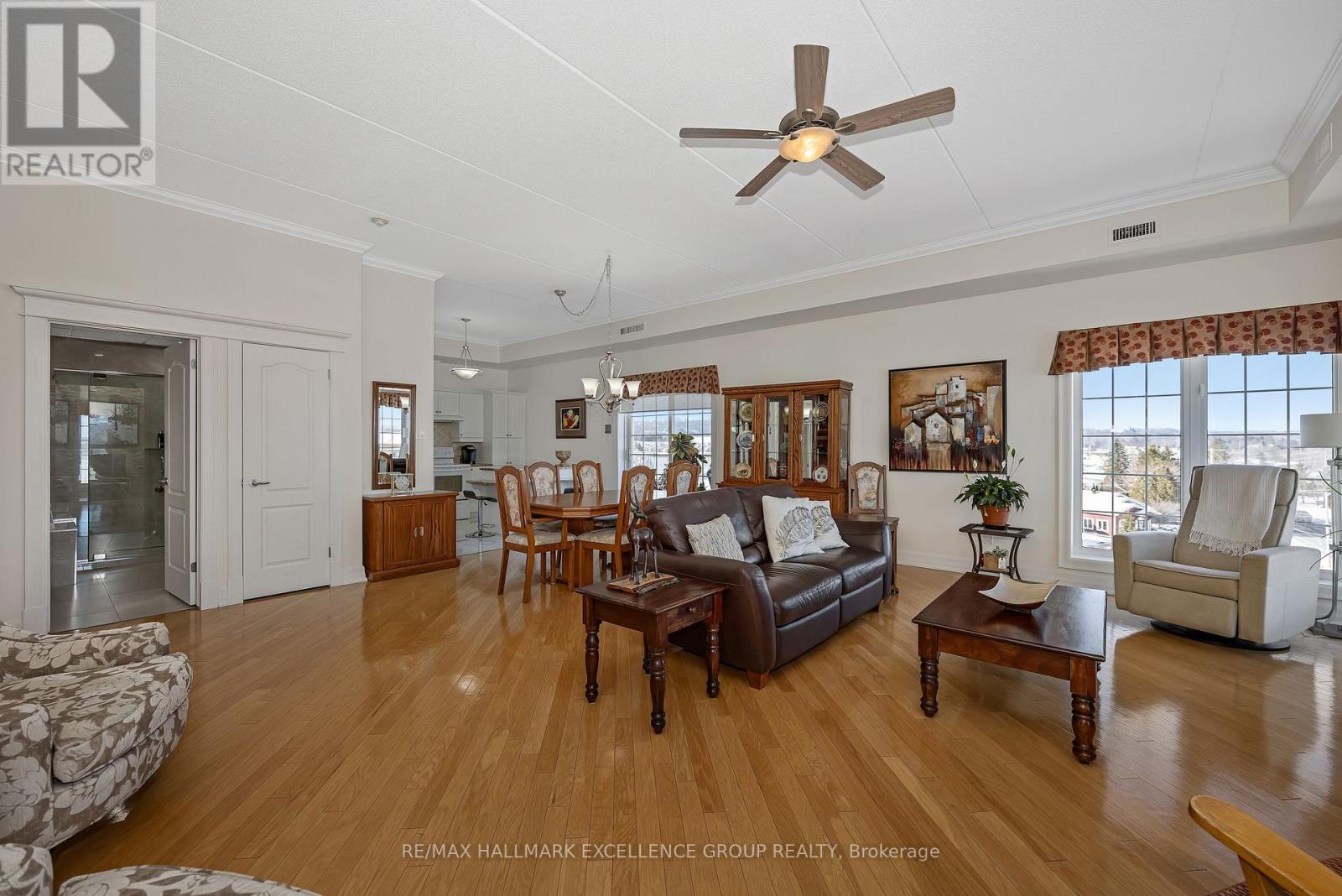 #406 2921 LAURIER STREET - 12