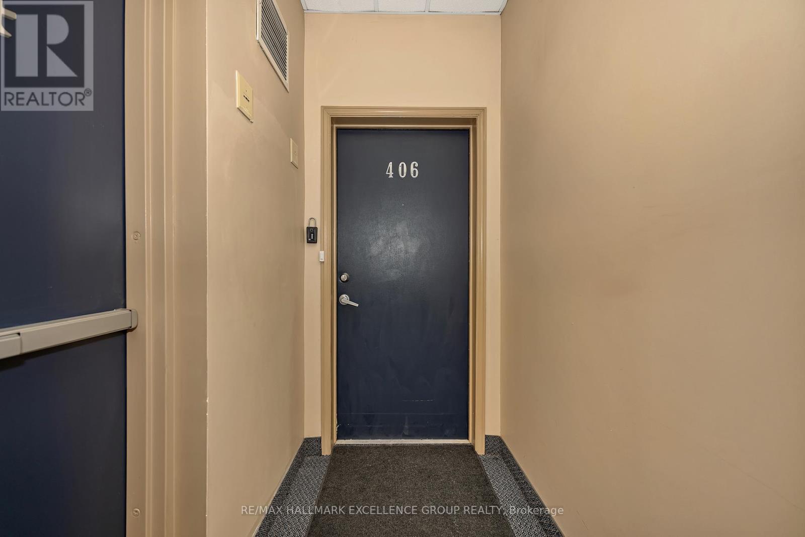 #406 2921 LAURIER STREET - 6