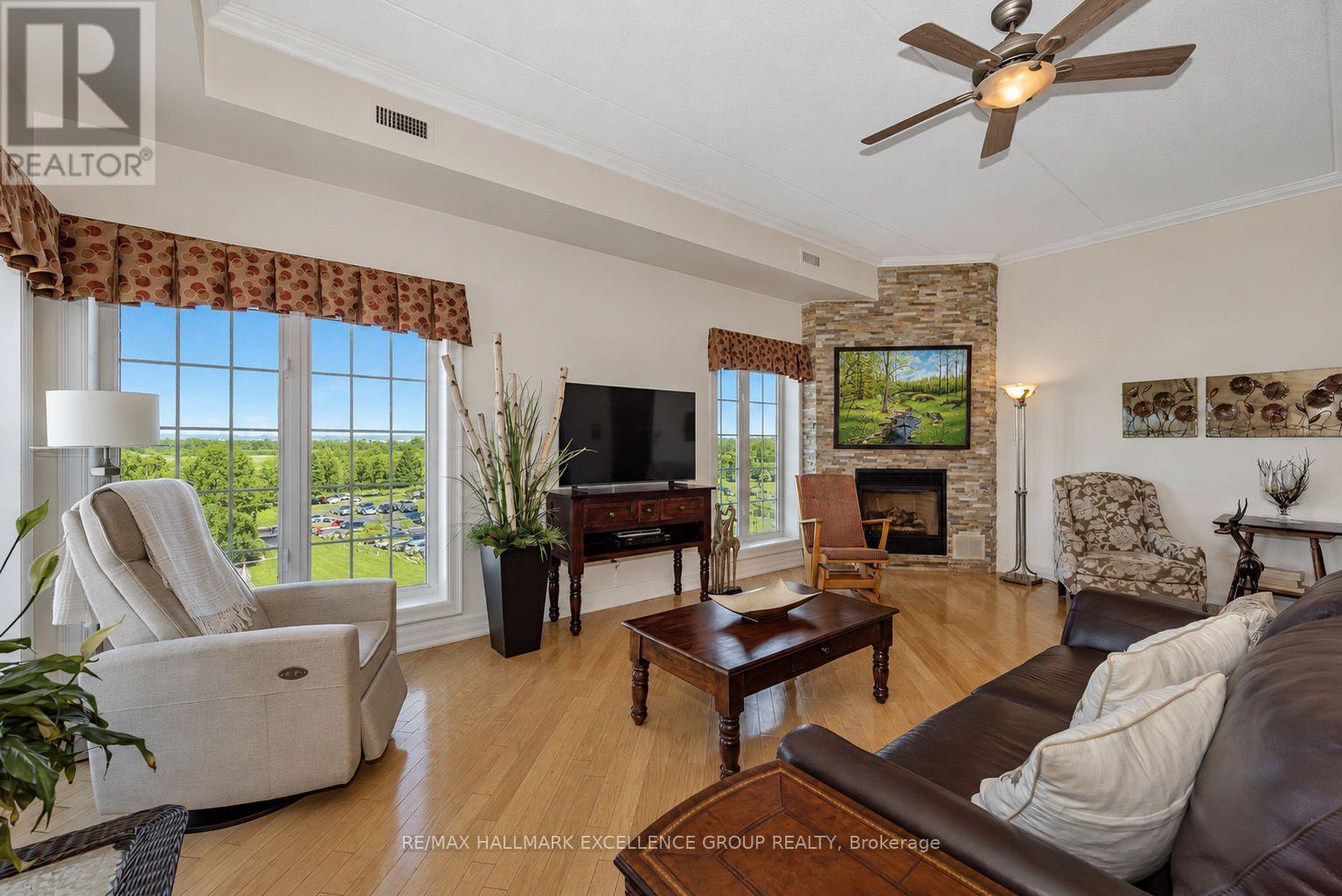 #406 2921 LAURIER STREET - 9
