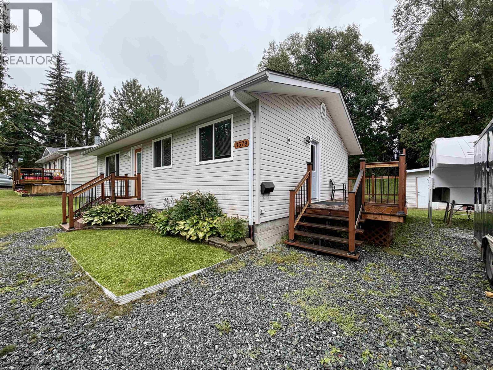 Living room of 3578 WILLOWDALE DRIVE · Prince George, BC
