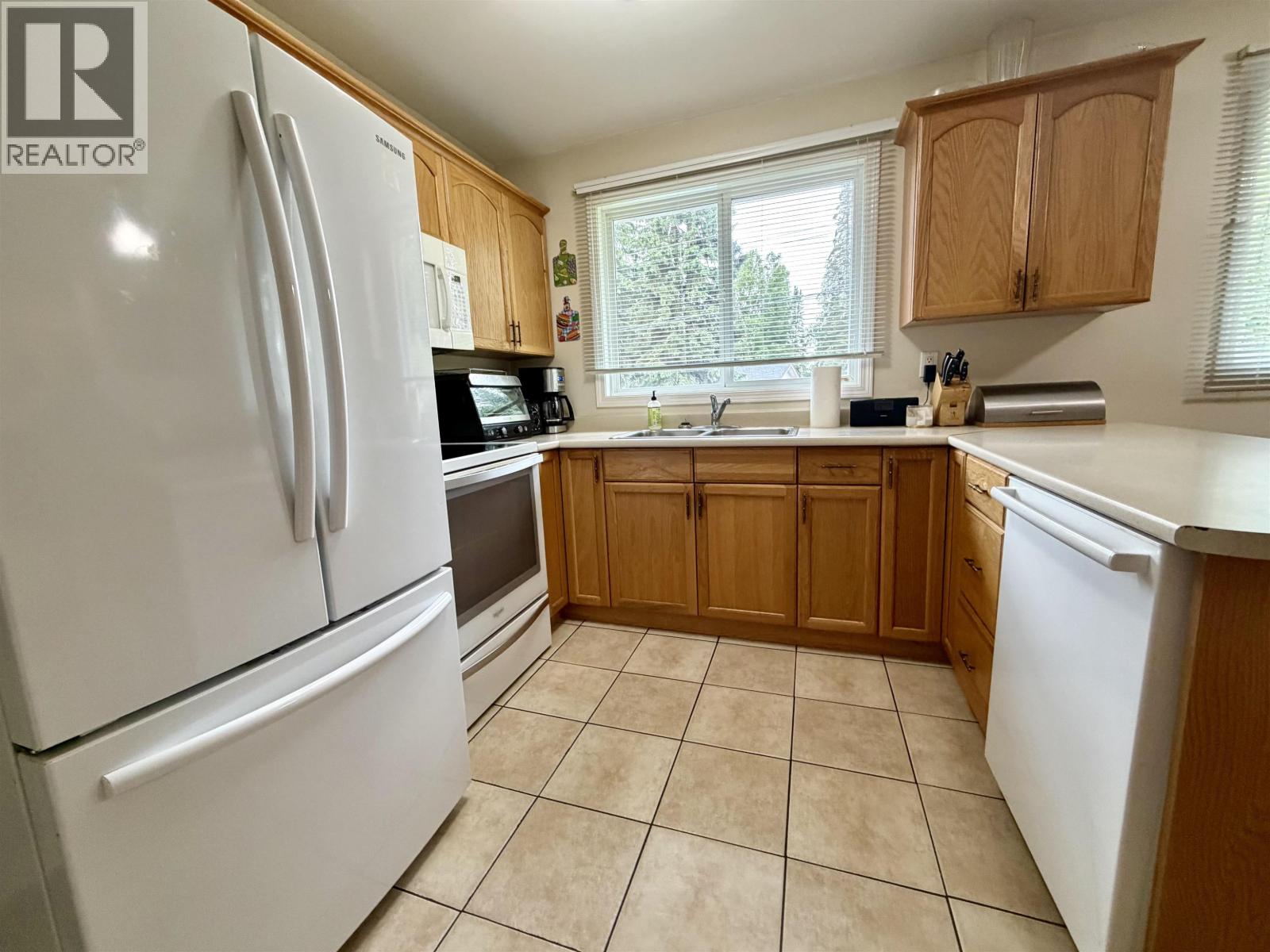 Kitchen of 3578 WILLOWDALE DRIVE · Prince George, BC