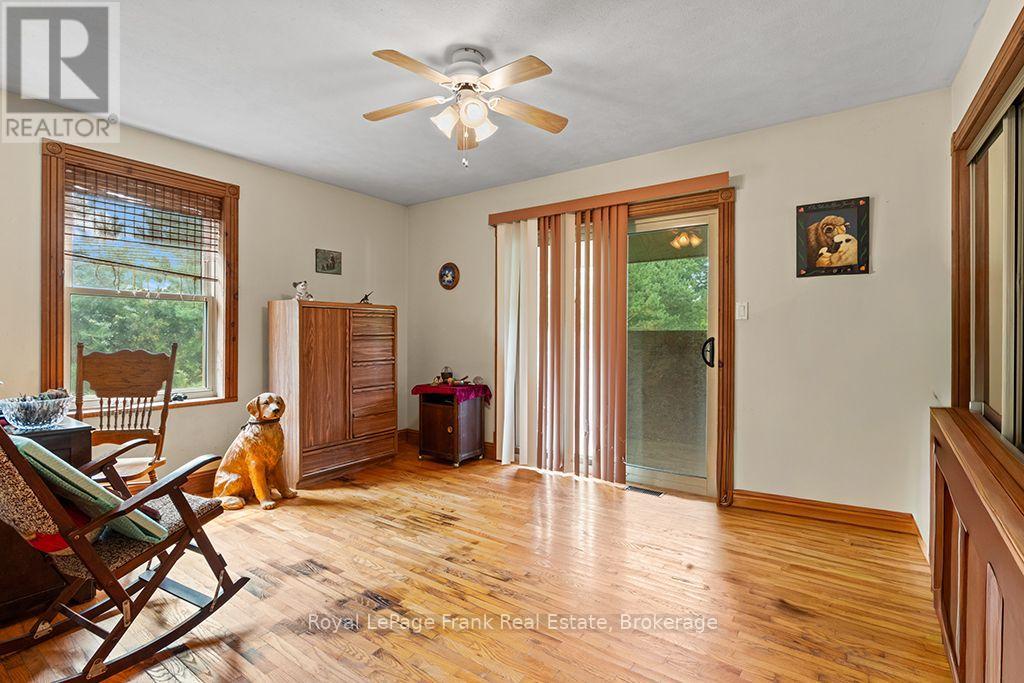 720472 20 SIDE ROAD - 22