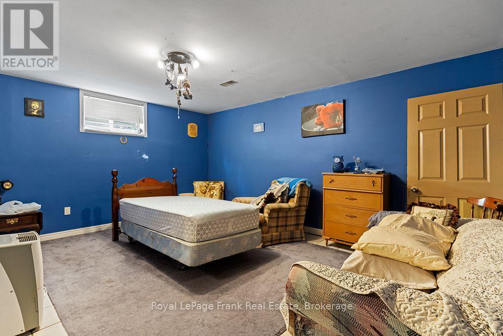 720472 20 SIDE ROAD - 29