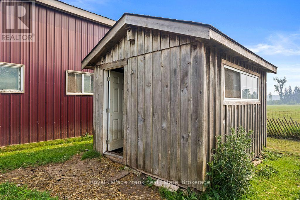 720472 20 SIDE ROAD - 36