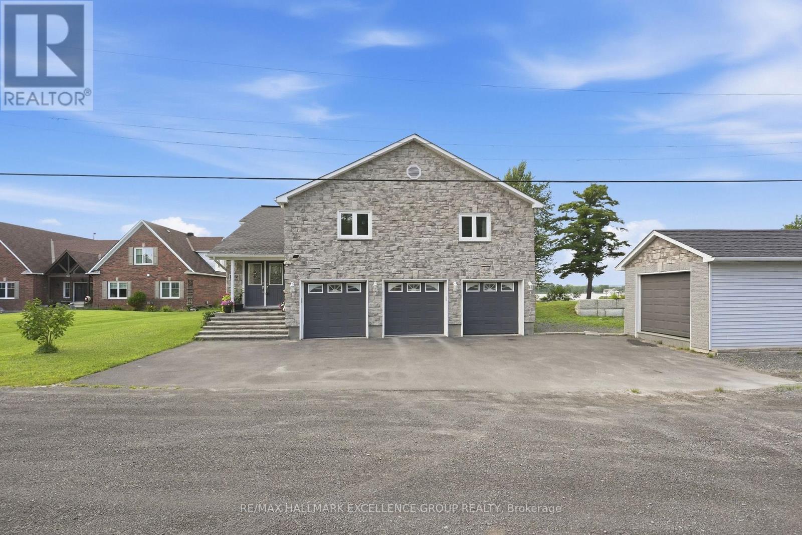 2985 LEO LANE - 2