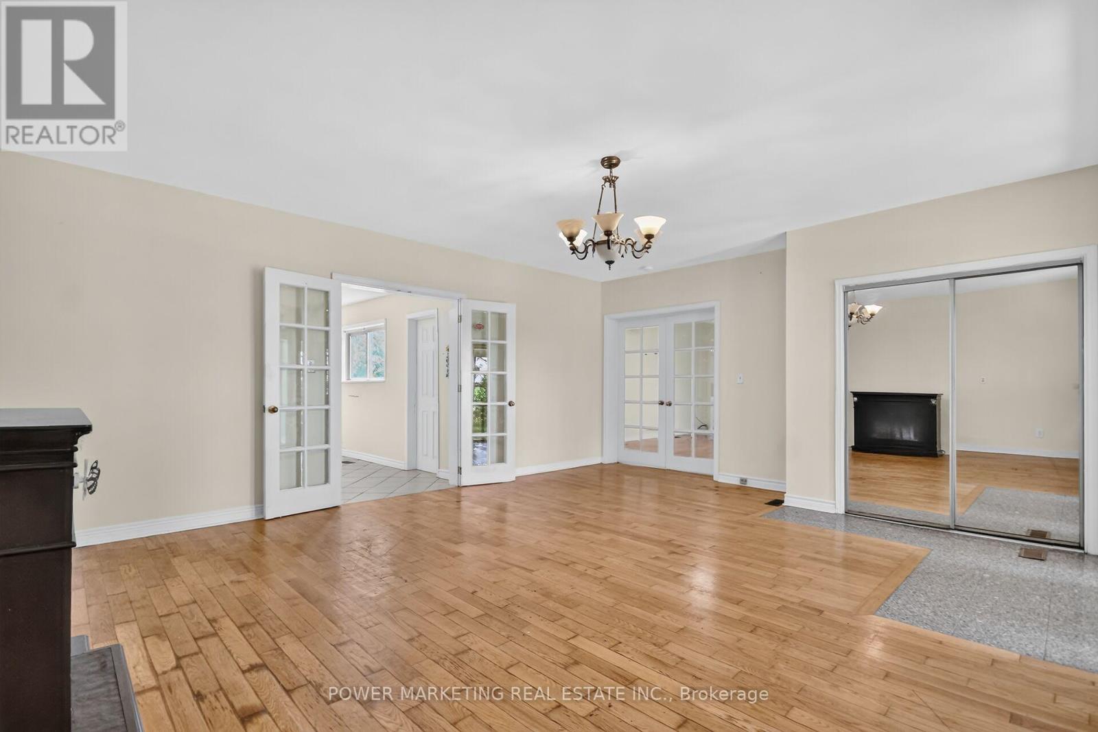 2051 BLACKCREEK ROAD - 11
