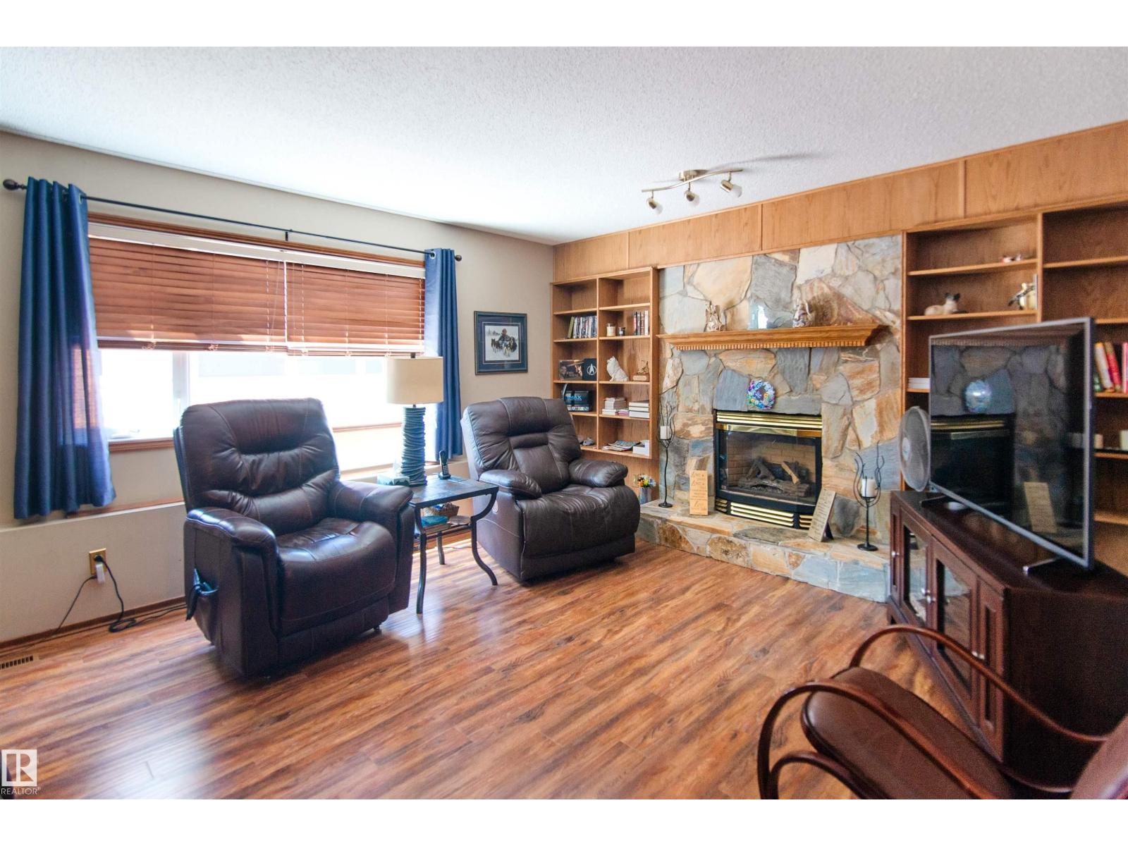 4308 41 ST - 30