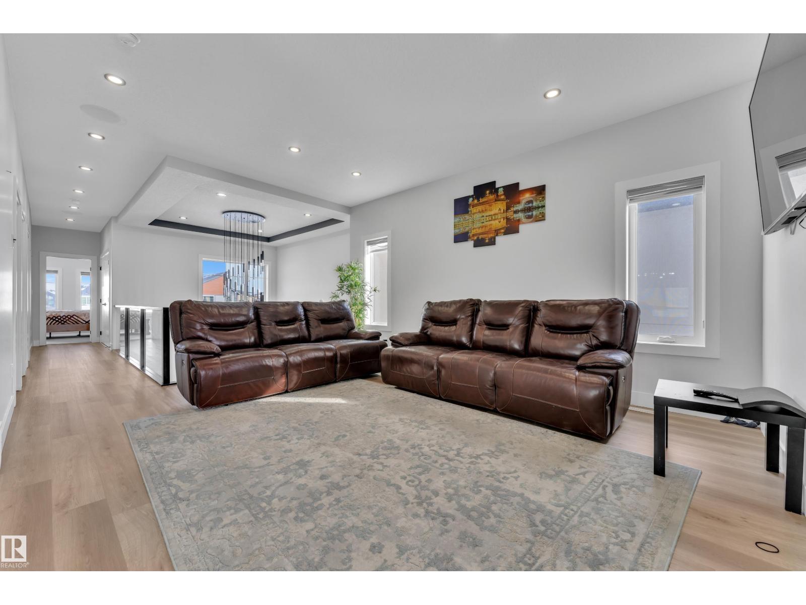 2531 63 AV NE - 22