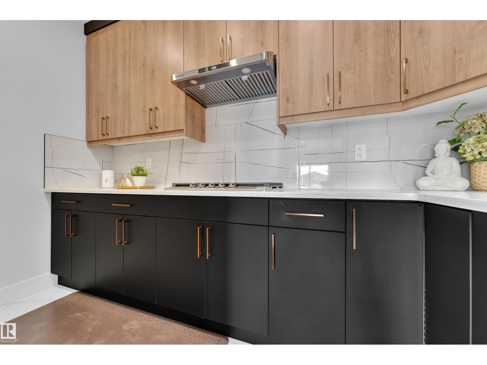 2531 63 AV NE - 21