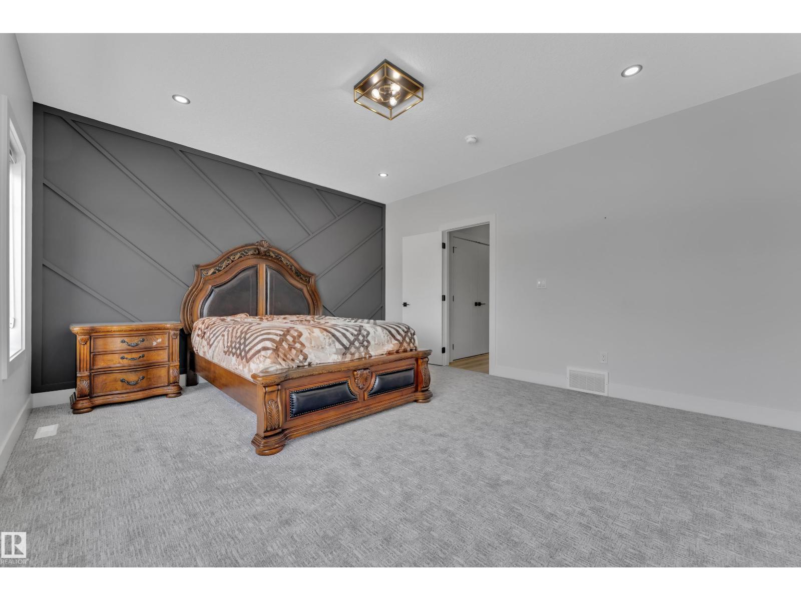 2531 63 AV NE - 38