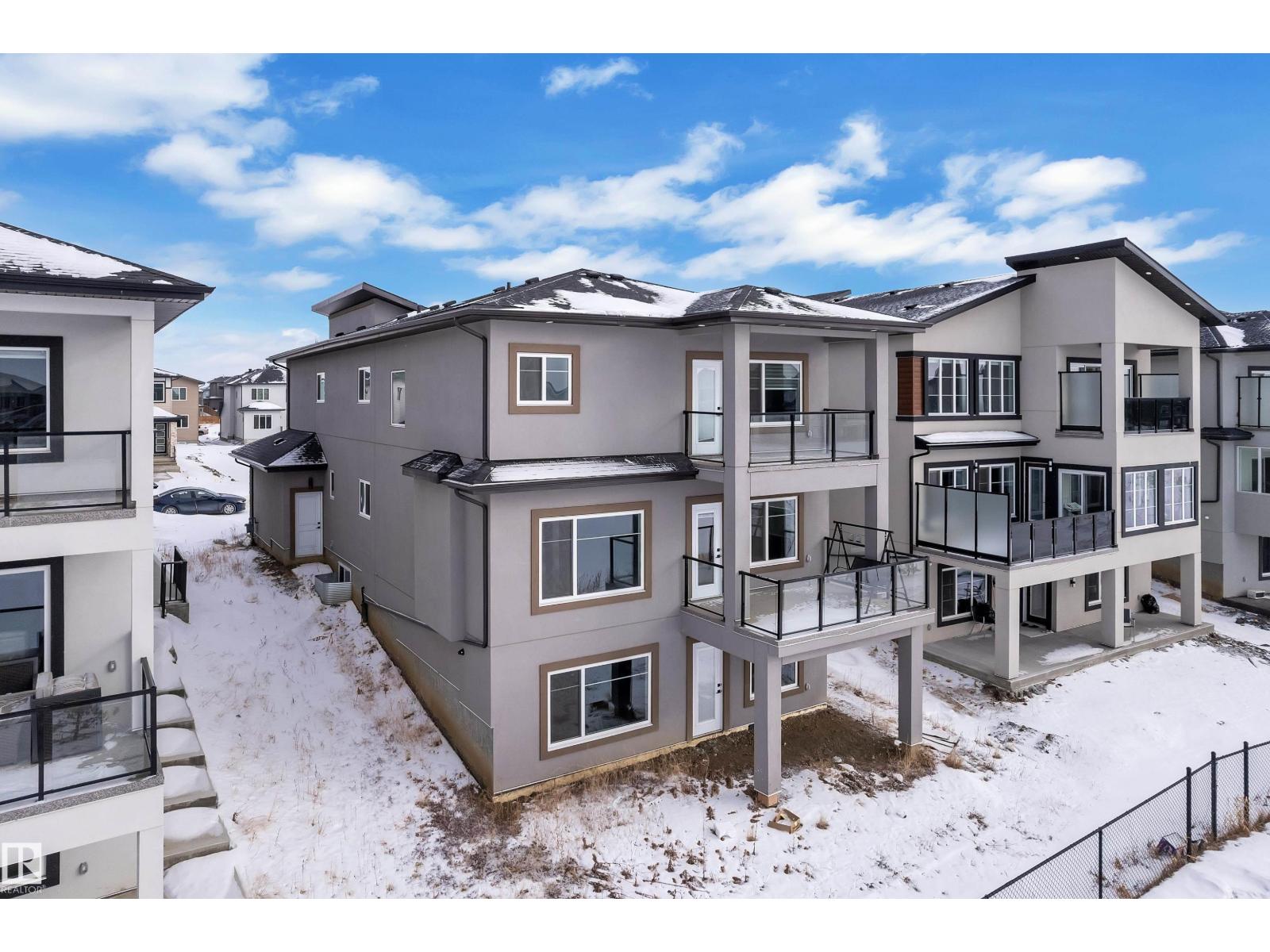 2531 63 AV NE - 43