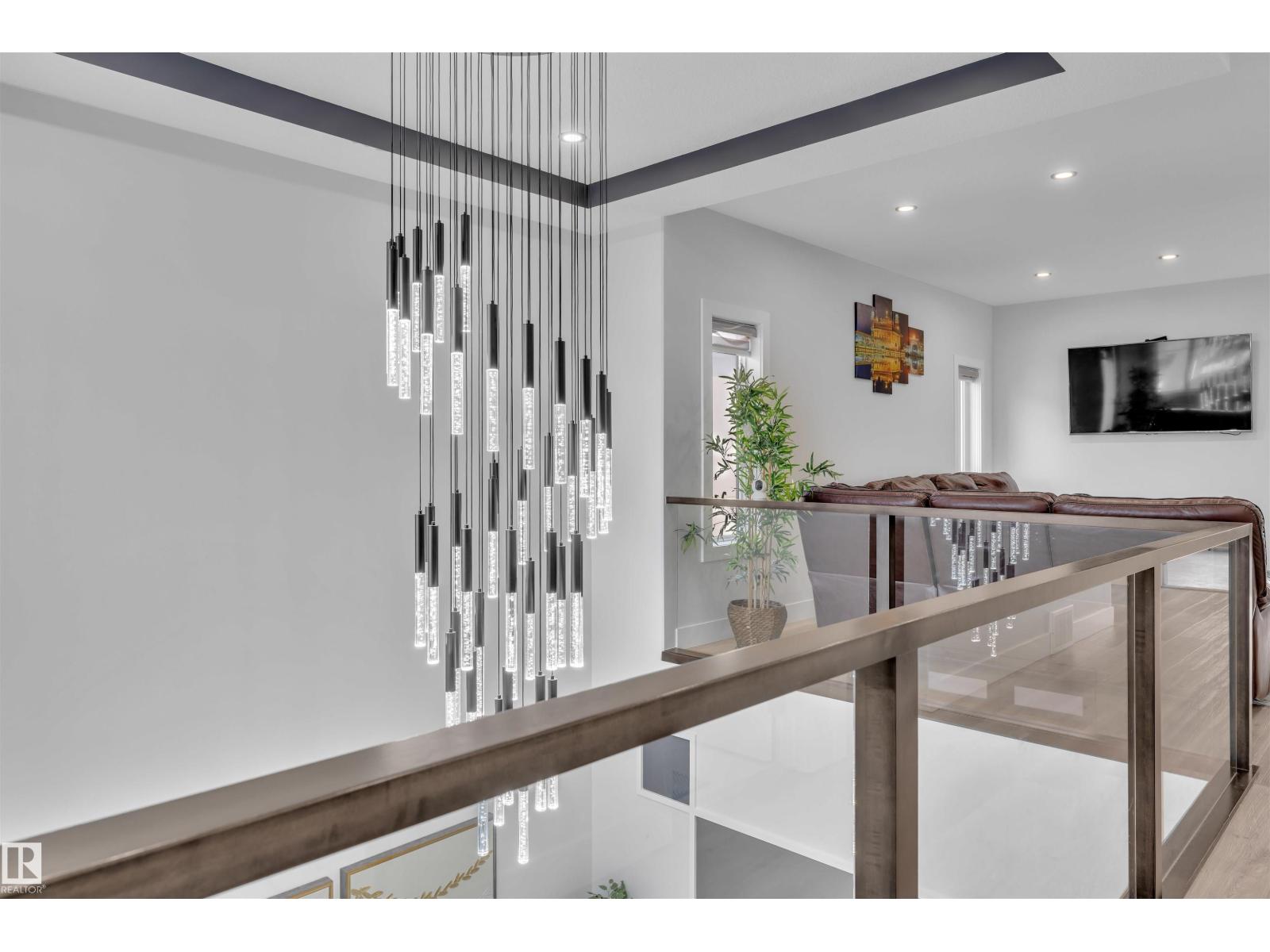 2531 63 AV NE - 36