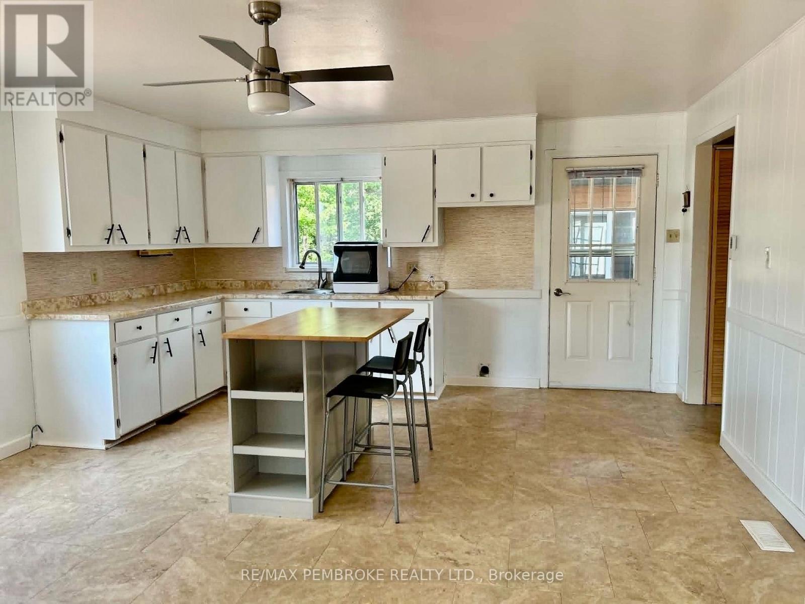 2185 PETAWAWA BOULEVARD - 14