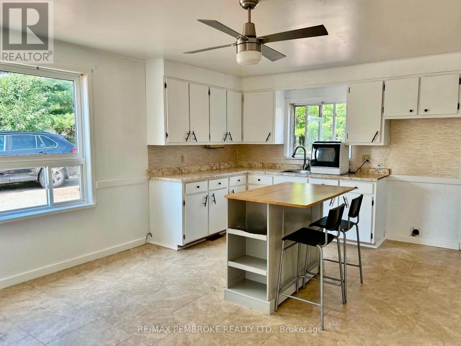 2185 PETAWAWA BOULEVARD - 15