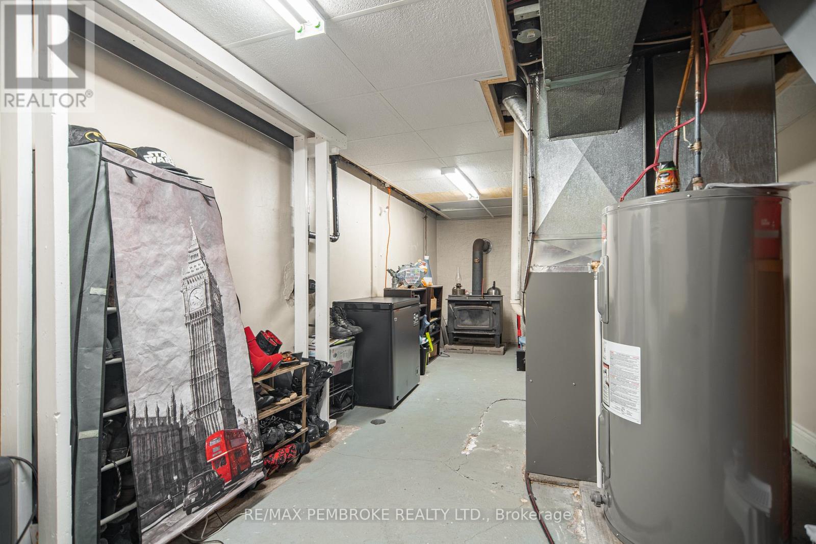 2185 PETAWAWA BOULEVARD - 34