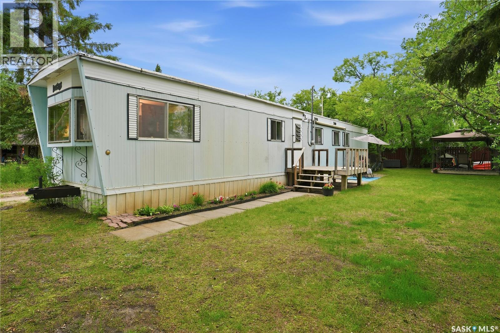 771 Joseph CRESCENT - 3