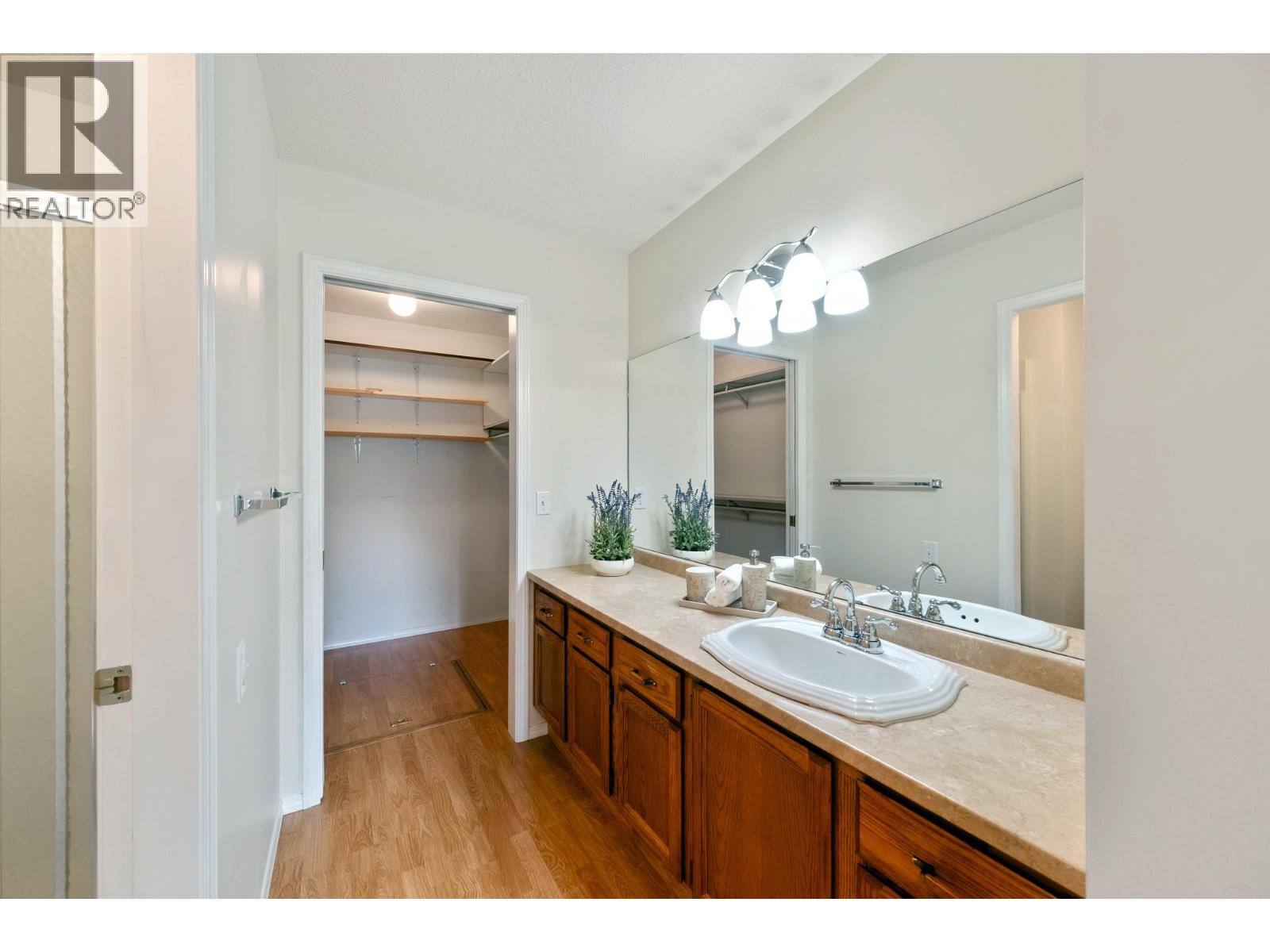 #21 3370 Casorso Road - 17